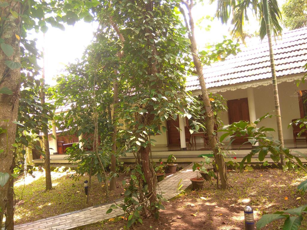 Green Court Cottage Thekkady Buitenkant foto
