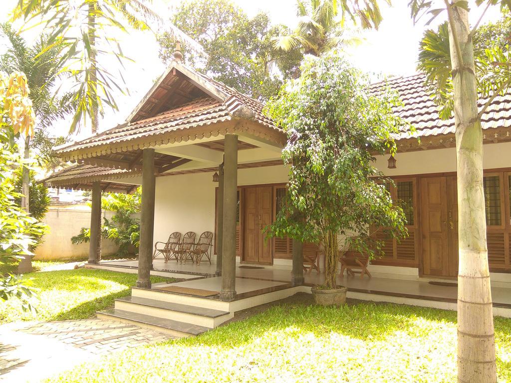 Green Court Cottage Thekkady Buitenkant foto